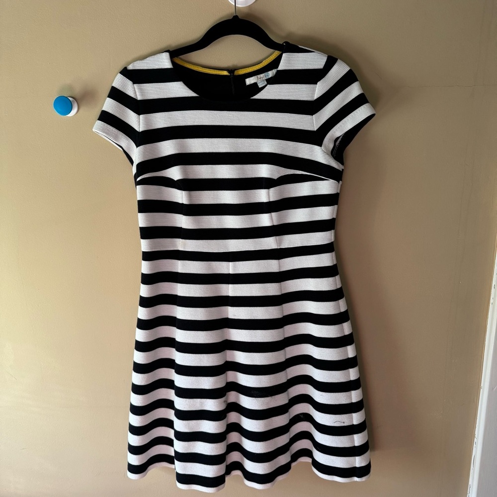 White and navy size 6 Boden short dresss